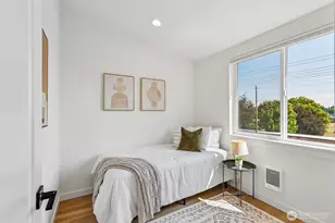 12038 N Park Ave N, Seattle, WA 98133 - Photo 18