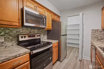 12423 Harbour Pointe Boulevard #V202, Mukilteo, WA 98275 - Photo 6