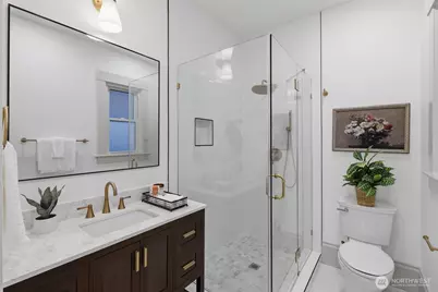 1721 3rd Avenue N, Seattle, WA 98109 - Photo 28