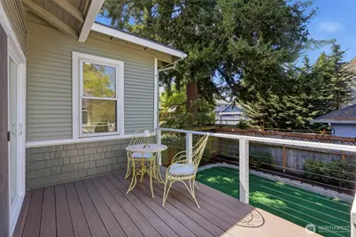 1721 3rd Avenue N, Seattle, WA 98109 - Photo 22