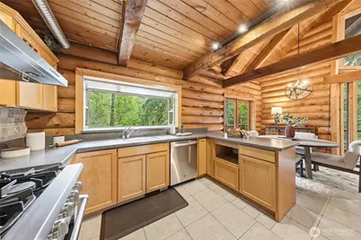22005 SE 28th Street, Sammamish, WA 98075 - Photo 16