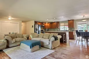 2301 NE 10th St, Renton, WA 98056 - Photo 6