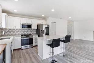 11011 180th Ave Ct E, Bonney Lake, WA 98391 - Photo 8