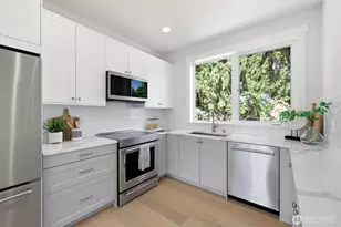 8815 Densmore Ave N, Seattle, WA 98103 - Photo 10