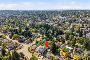 8815 Densmore Ave N, Seattle, WA 98103 - Photo 24