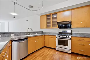 1188 106th Ave NE, Bellevue, WA 98004 - Photo 4