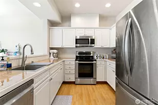 10700 SE 260th St, Kent, WA 98030 - Photo 12