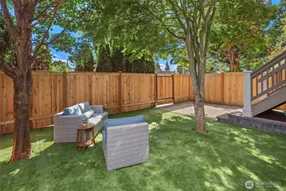 7755 35th Avenue NE, Seattle, WA 98115 - Photo 4