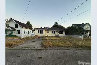 720 W Chestnut Street, Centralia, WA 98531 - Photo 1
