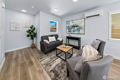 332 NE Elk Place, Seattle, WA 98115 - Photo 4