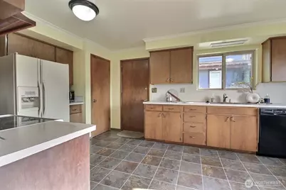 326 Renton Avenue S, Renton, WA 98057 - Photo 12