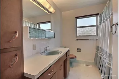326 Renton Avenue S, Renton, WA 98057 - Photo 18