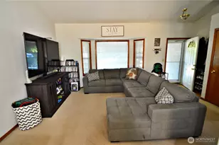 12012 115th Ave Ct E, Puyallup, WA 98374 - Photo 4