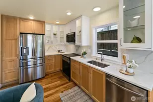 330 NE Elk Pl, Seattle, WA 98115 - Photo 10