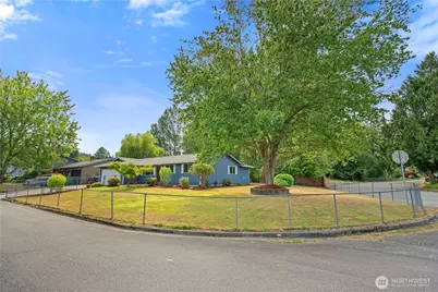 6426 56th Place NE, Marysville, WA 98270 - Photo 2