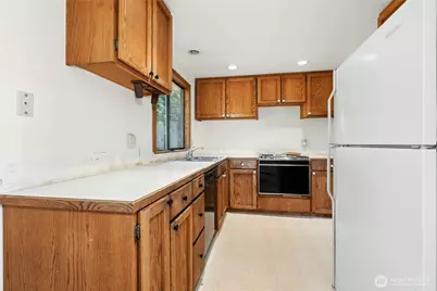 18515 NE 143rd Place, Woodinville, WA 98072 - Photo 12