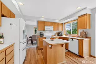 10423 30th Dr SE, Everett, WA 98208 - Photo 8