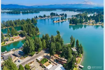 3622 Deer Island Drive E, Lake Tapps, WA 98391 - Photo 4