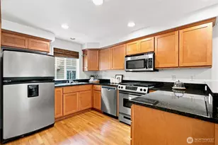 12307 10th Pl NE, Seattle, WA 98125 - Photo 10