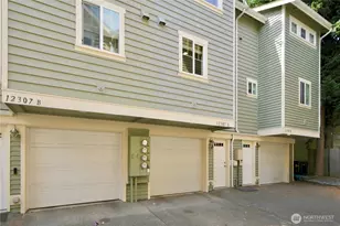 12307 10th Pl NE, Seattle, WA 98125 - Photo 2