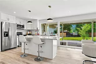 17921 NE 27th St, Redmond, WA 98052 - Photo 4