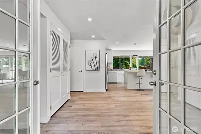 17921 NE 27th Street, Redmond, WA 98052 - Photo 2