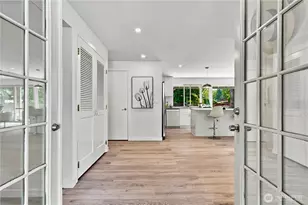 17921 NE 27th St, Redmond, WA 98052 - Photo 2