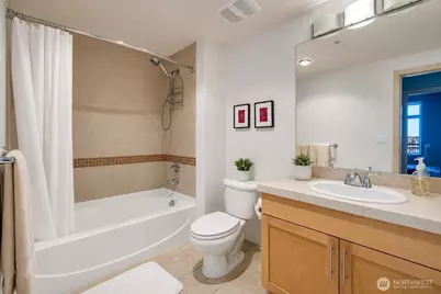 3333 Wallingford Avenue N #410, Seattle, WA 98103 - Photo 14