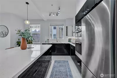 530 4th Avenue W #410, Seattle, WA 98119 - Photo 6