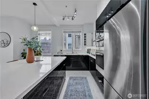 530 4th Ave W, Seattle, WA 98119 - Photo 6