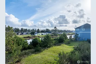 568 Point Brown Avenue NE, Ocean Shores, WA 98569 - Photo 20