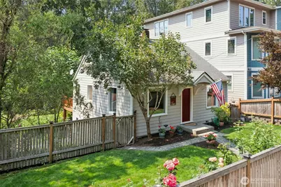 18011 83rd Avenue NE, Kenmore, WA 98028 - Photo 2