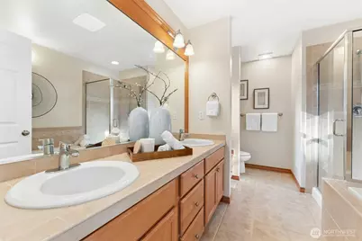 723 N 198th Street, Shoreline, WA 98133 - Photo 16