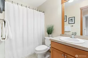 723 N 198th St, Shoreline, WA 98133 - Photo 28