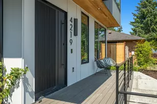 4219 51st Ave S, Seattle, WA 98118 - Photo 2