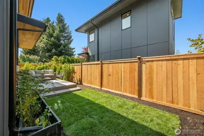 4219 51st Avenue S, Seattle, WA 98118 - Photo 32