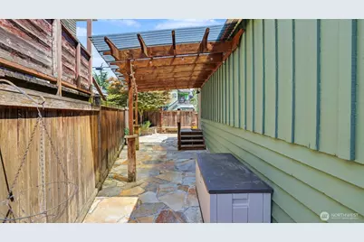 1326 N 40th Street, Seattle, WA 98103 - Photo 28