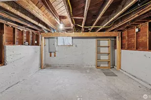 1326 N 40th St, Seattle, WA 98103 - Photo 26