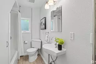 1326 N 40th St, Seattle, WA 98103 - Photo 18
