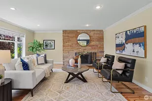 1326 N 40th St, Seattle, WA 98103 - Photo 6