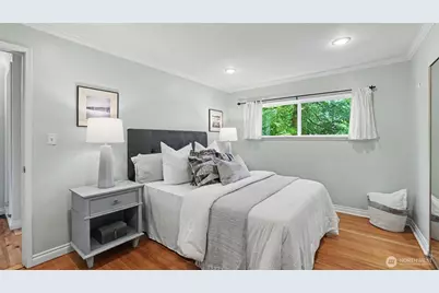 1326 N 40th Street, Seattle, WA 98103 - Photo 16