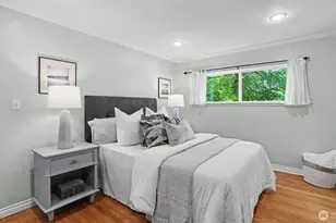 1326 N 40th St, Seattle, WA 98103 - Photo 16