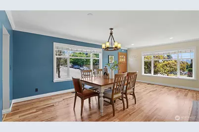 1326 N 40th Street, Seattle, WA 98103 - Photo 10