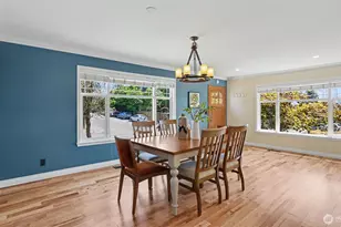 1326 N 40th St, Seattle, WA 98103 - Photo 10