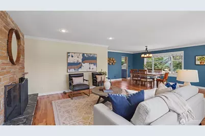 1326 N 40th Street, Seattle, WA 98103 - Photo 8