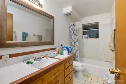 14520 Phinney Avenue N, Shoreline, WA 98133 - Photo 16