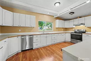 25010 Morgan St, Black Diamond, WA 98010 - Photo 10