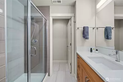23000 NE 8th Street #E5, Sammamish, WA 98074 - Photo 14
