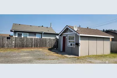 110 & 114 E Hazel Avenue, Burlington, WA 98233 - Photo 30