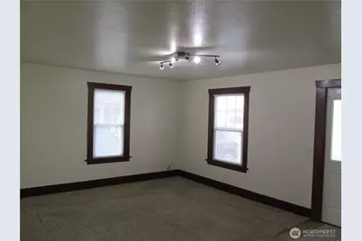 110 & 114 E Hazel Avenue, Burlington, WA 98233 - Photo 6
